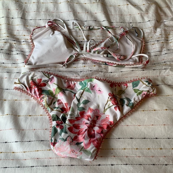 Super cute bikini - Picture 2 of 3